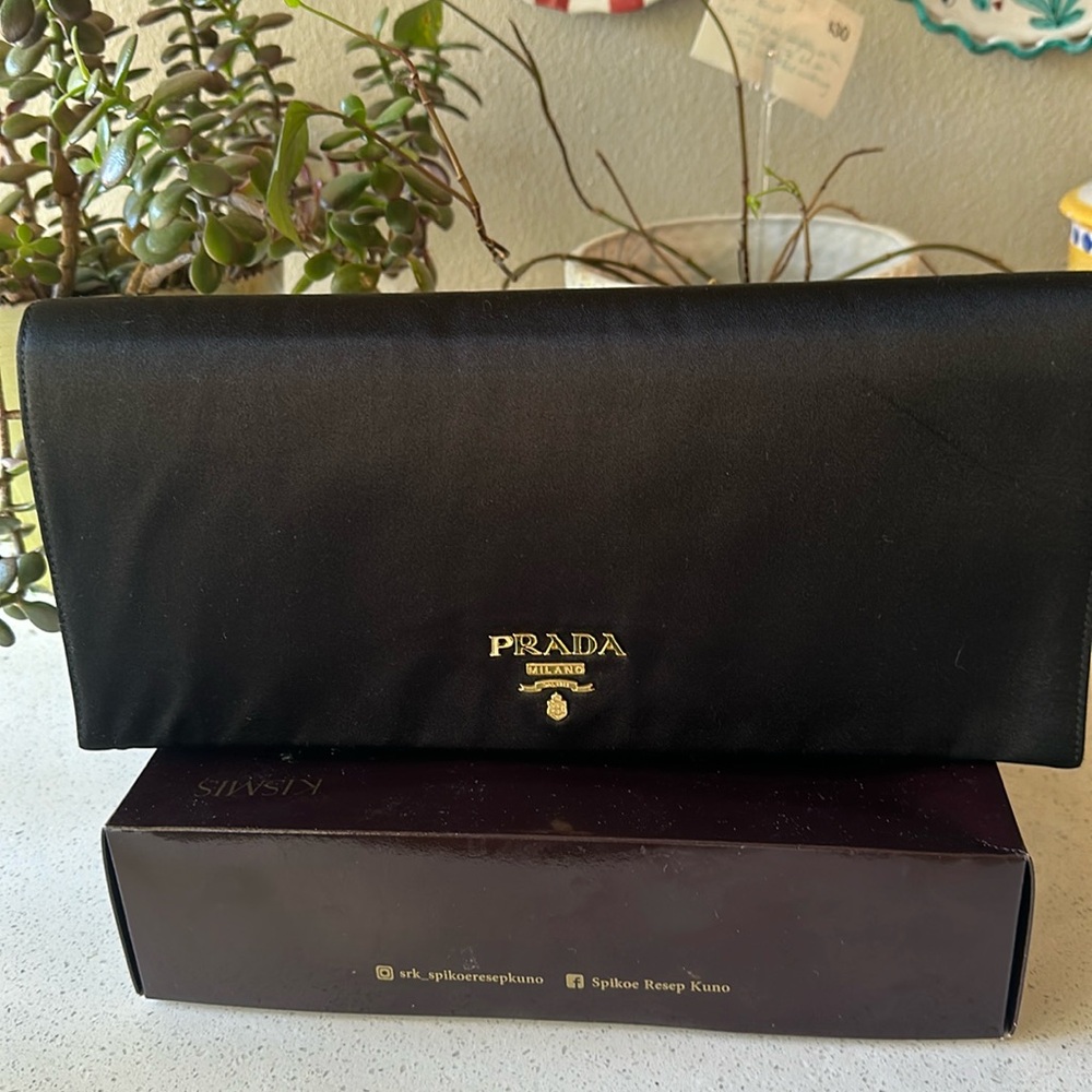 Prada satın clutch
